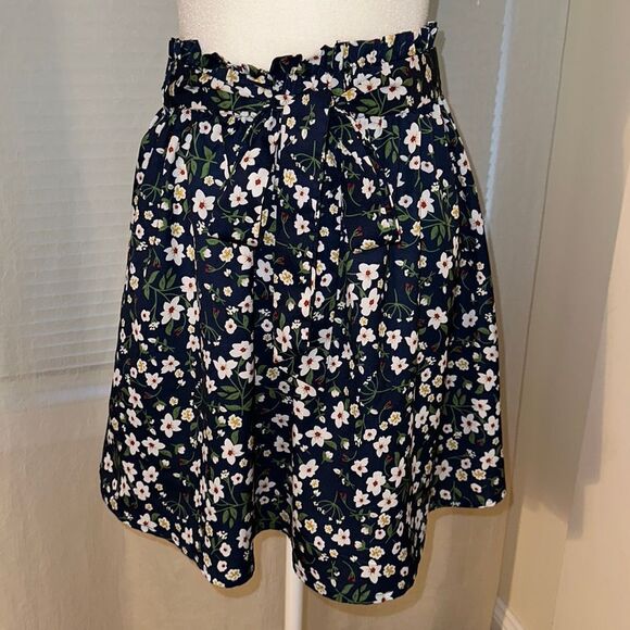 Adorable L Flirty Beautiful Navy White Floral High Waist A-Line Belted Skirt - Picture 1 of 8